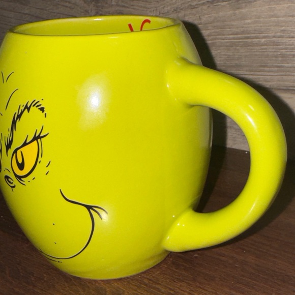 Super Cute Dr. Seuss GRINCH Naughty Or Nice Oval Ceramic 18oz Mug - NEW - Picture 10 of 10